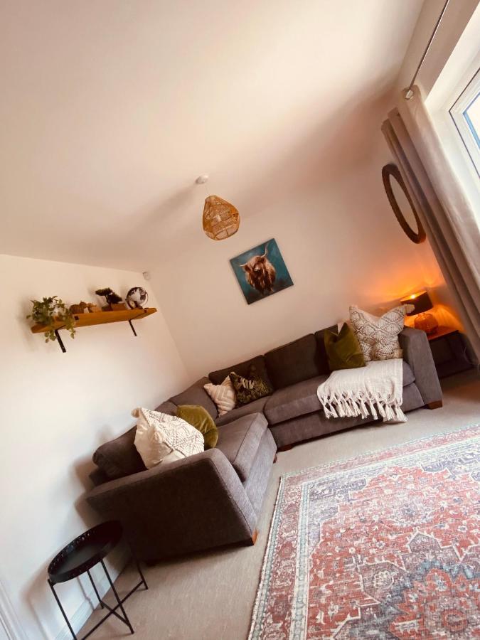 The Belfry 3 Bedrooms 2 Bathrooms Contractors & Family Higham Ferrers Exteriör bild